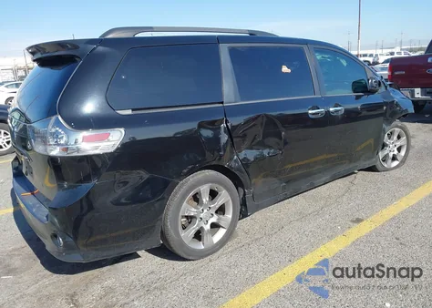 2013 Toyota Sienna Se 8 Passenger z USA, uszkodzony, nr VIN 5TDXK3DC0DS391281